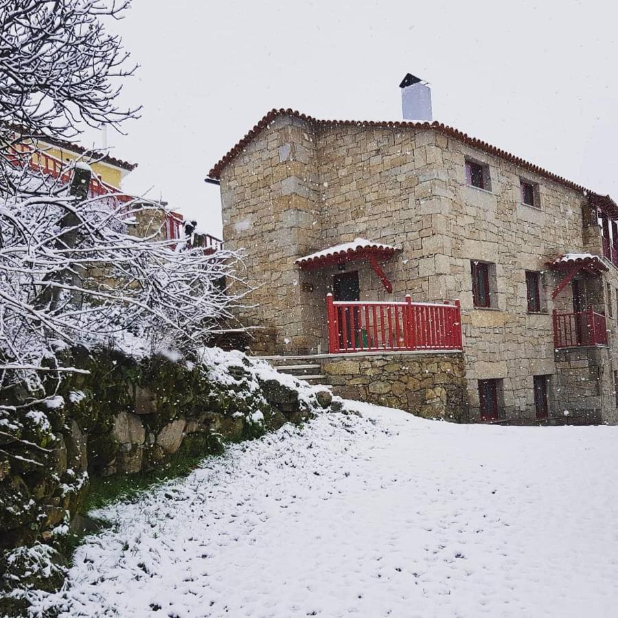 Casas Da Ribeira Vendégház Seia Kültér fotó