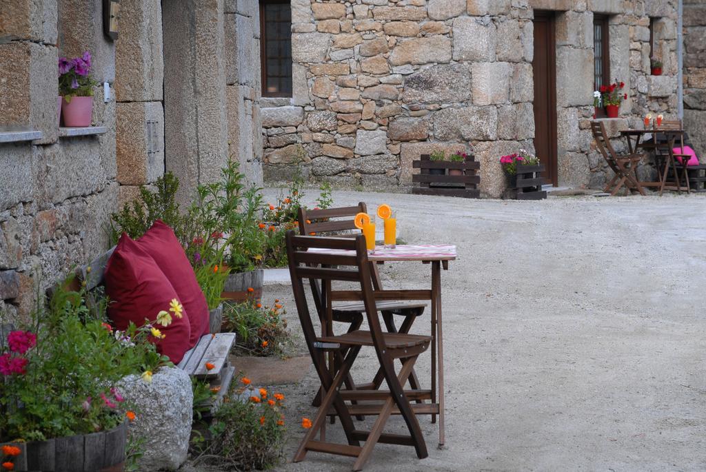 Casas Da Ribeira Vendégház Seia Kültér fotó